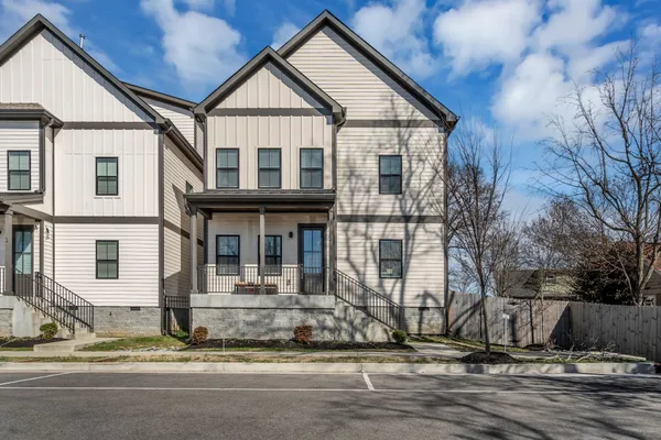 $3,400 | 405 Marshall Street, Unit 3, Nashville, TN 37207