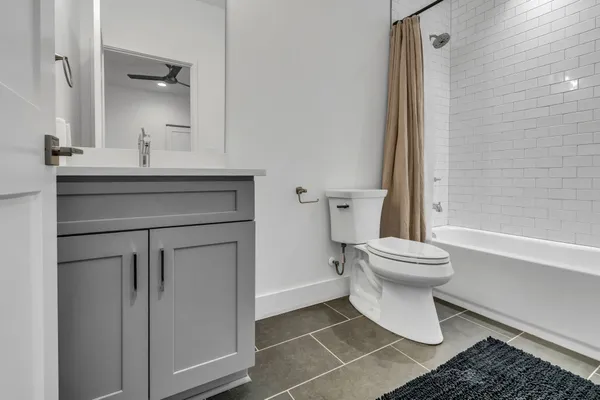 $3,400 | 405 Marshall Street, Unit 3, Nashville, TN 37207