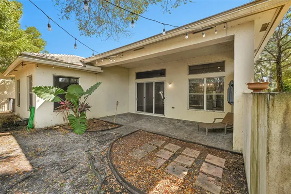 a house view with a outdoor space