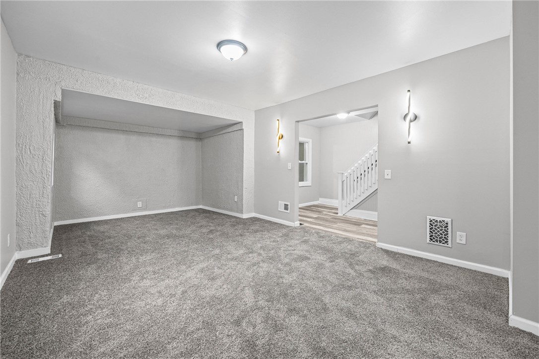 11 Santee Street Rochester, NY 14606 - Photo 4 of 34 Gallery Image 4