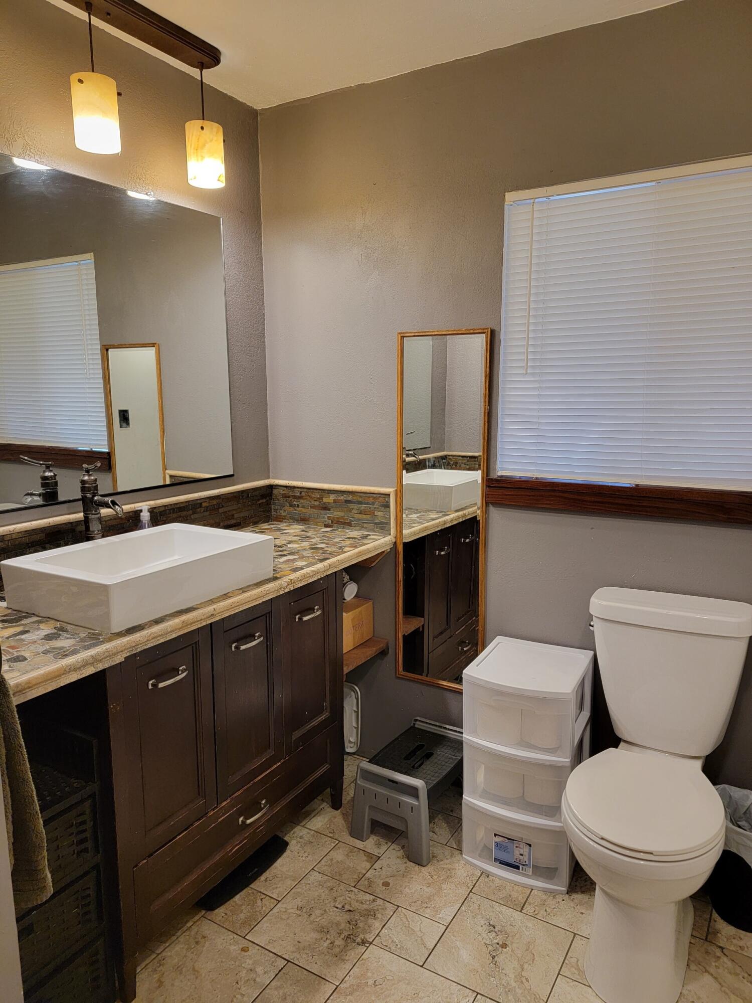 795 Steinhauer Road Roseburg, OR 97471 - Photo 12 of 17 Primary En-Suite