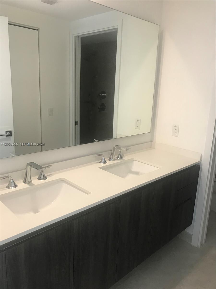 488 Northeast 18th Street, Unit 3102 Miami, FL 33132 - Photo 2 of 3