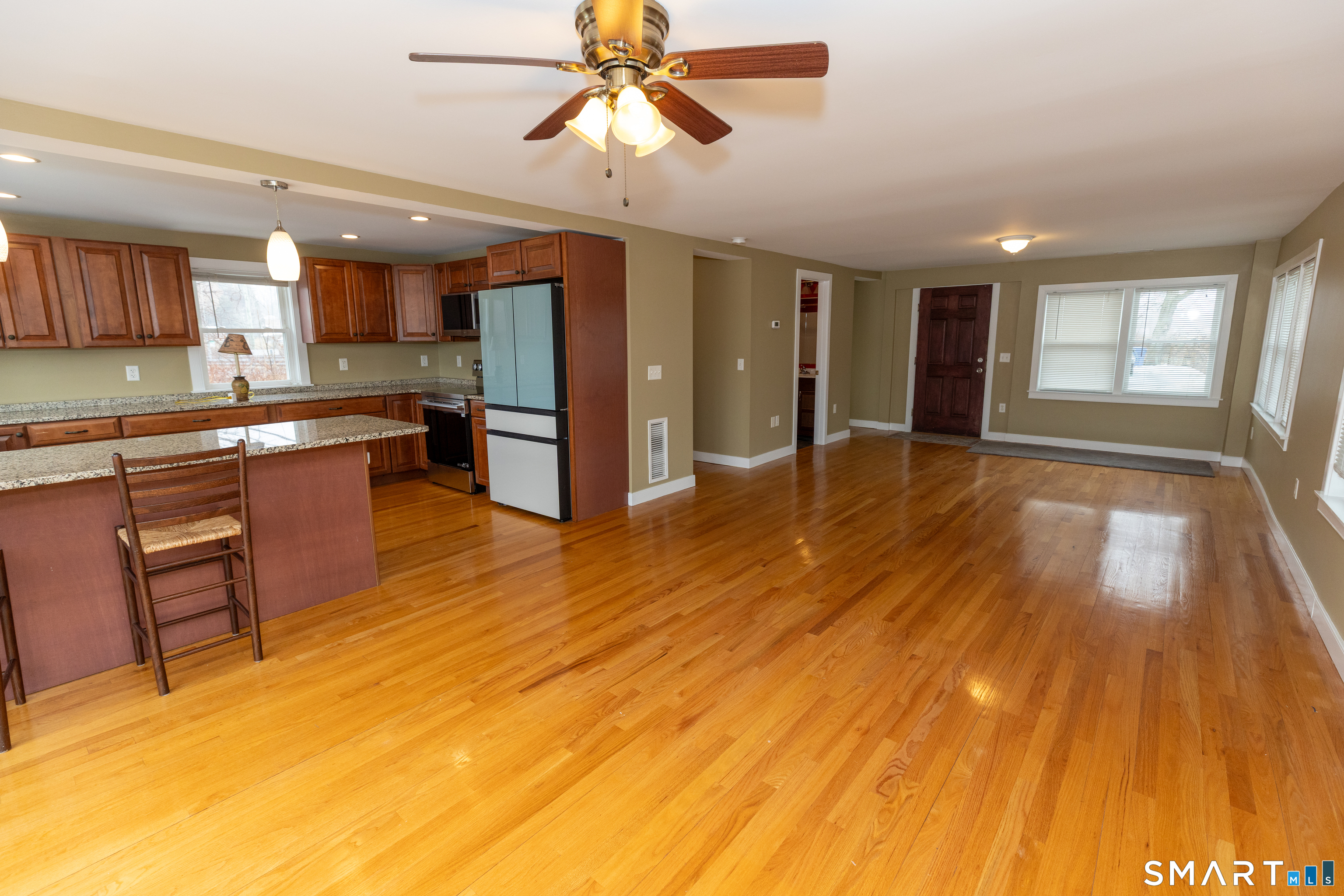 135 Middlesex Avenue Chester, CT 06412 - Photo 9 of 34