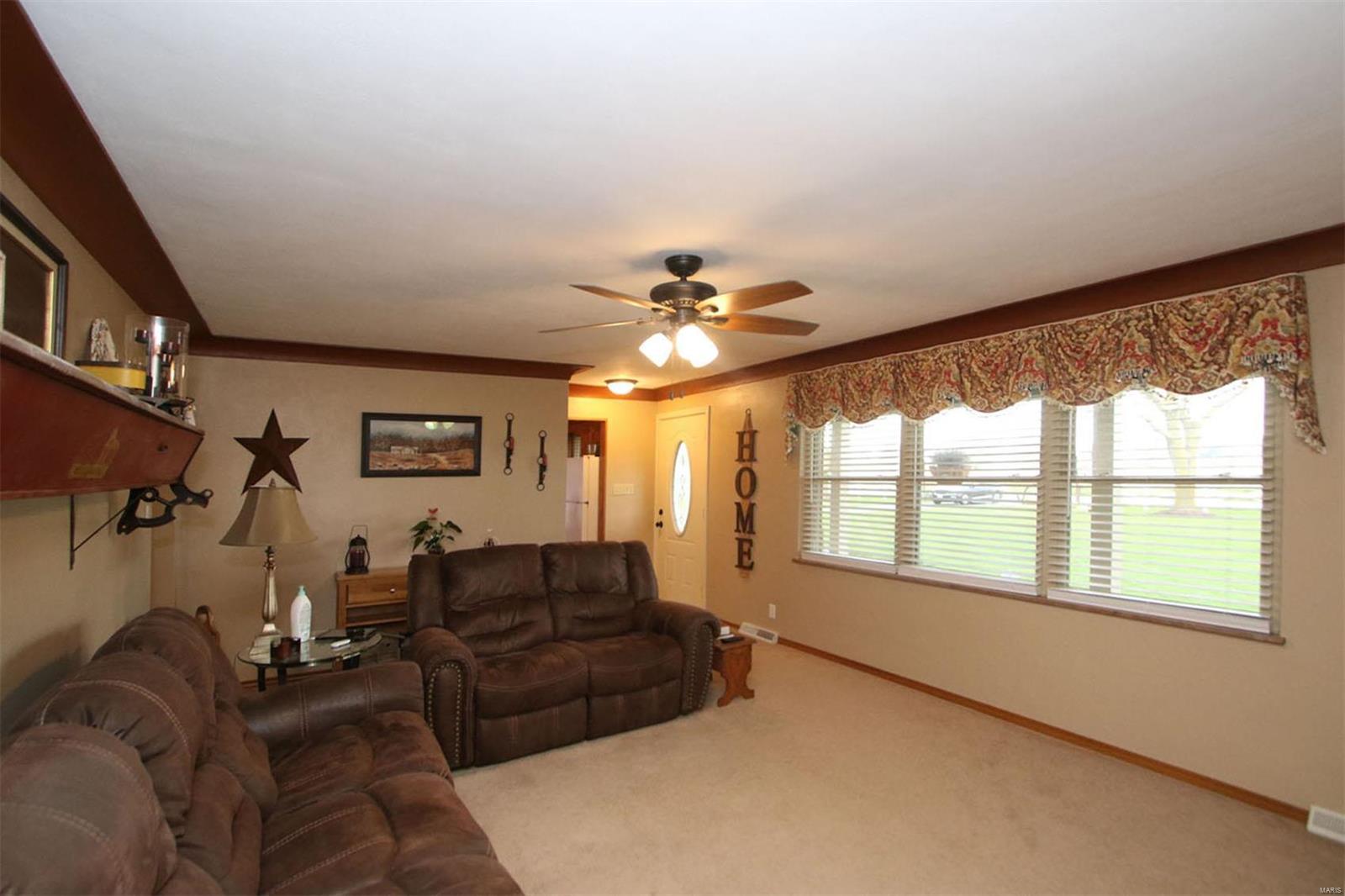 12136 Highland Road Highland, IL 62249 - Photo 15 of 36
