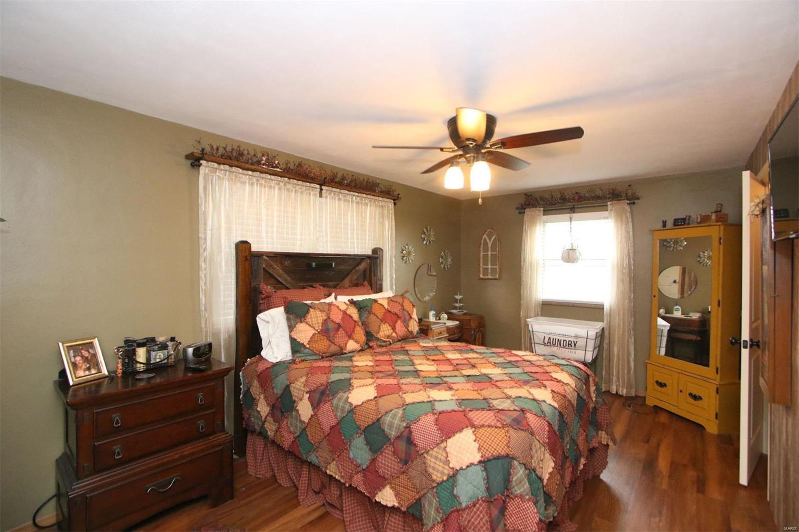 12136 Highland Road Highland, IL 62249 - Photo 23 of 36