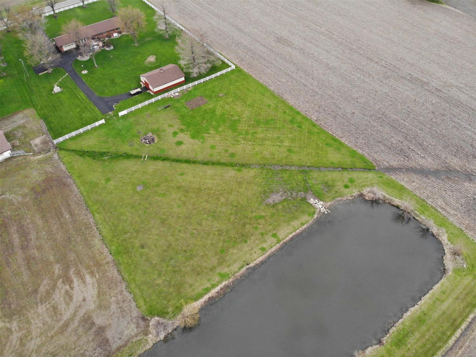 12136 Highland Road Highland, IL 62249 - Photo 31 of 36