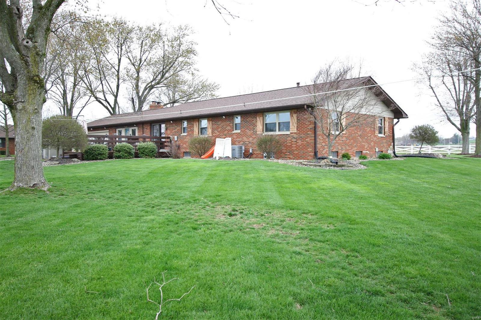 12136 Highland Road Highland, IL 62249 - Photo 35 of 36
