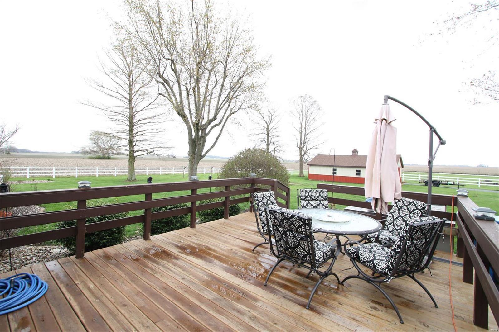 12136 Highland Road Highland, IL 62249 - Photo 9 of 36