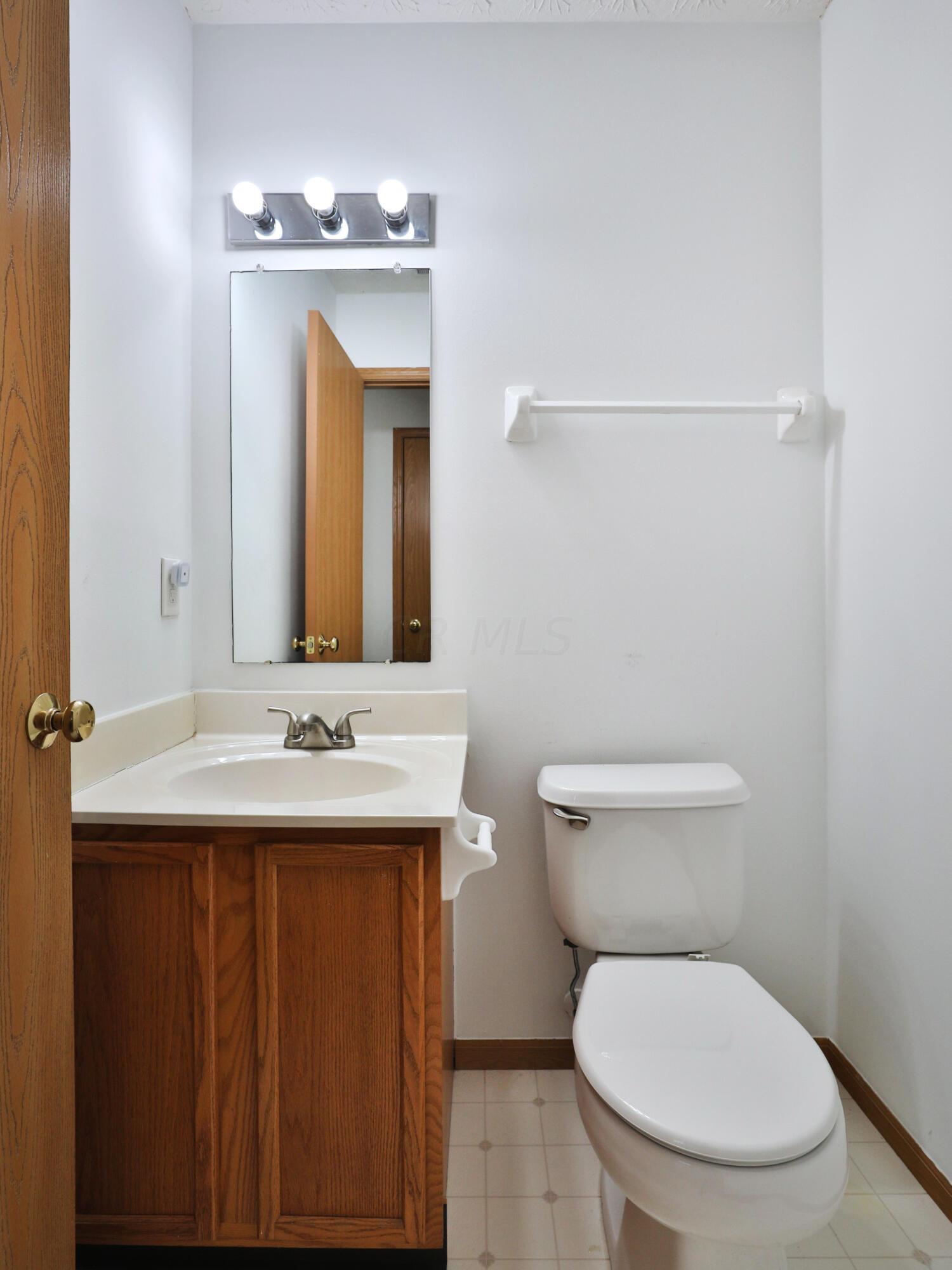 1832 Village Ridge Lane Columbus, OH 43219 - Photo 18 of 42 1832-VillageRidge-18