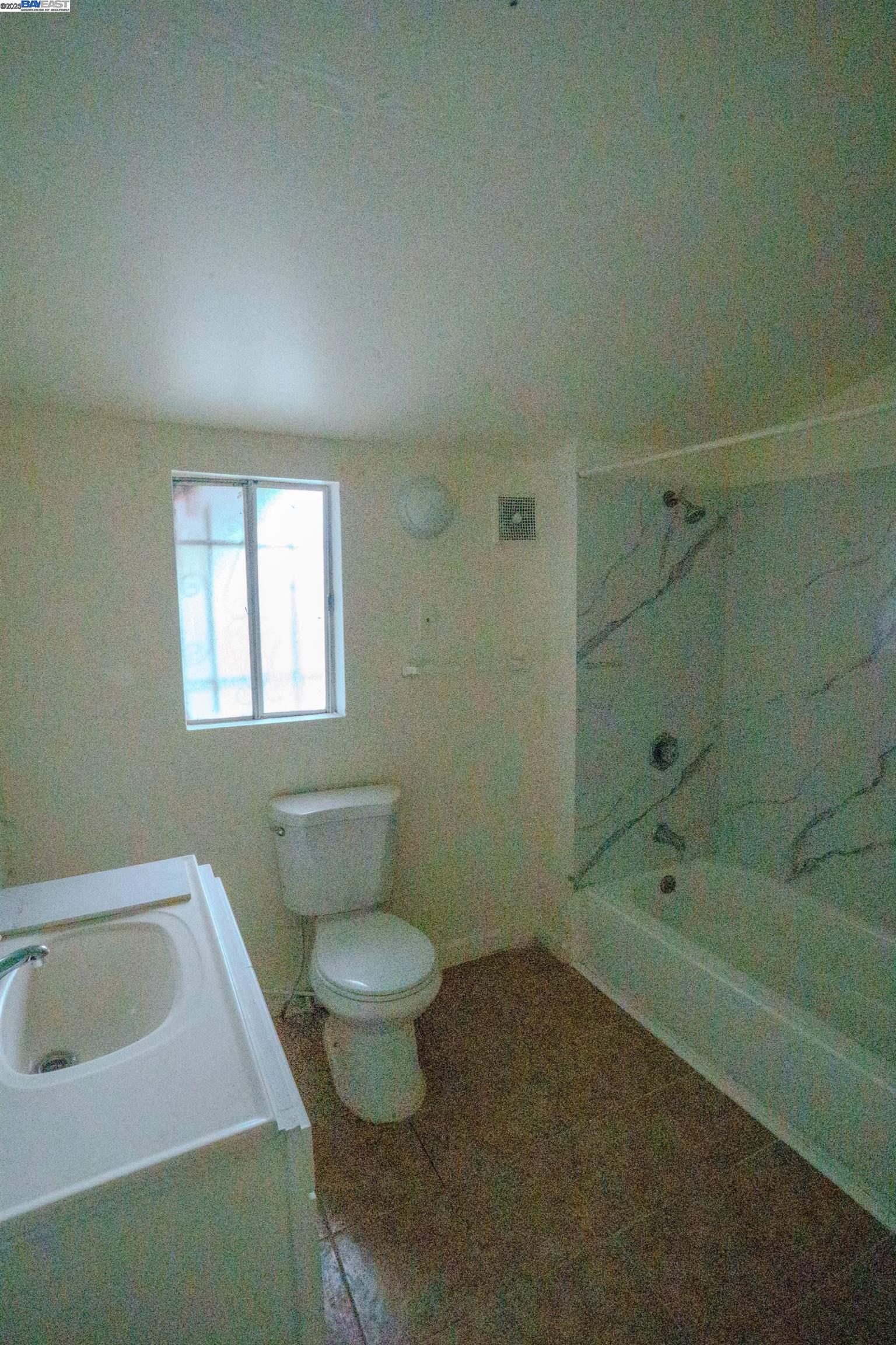 866 Isabella Street Oakland, CA 94607 - Photo 8 of 17