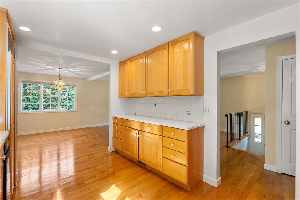 114 Albemarle Road Norwood, MA 02062 - Photo 7 of 42