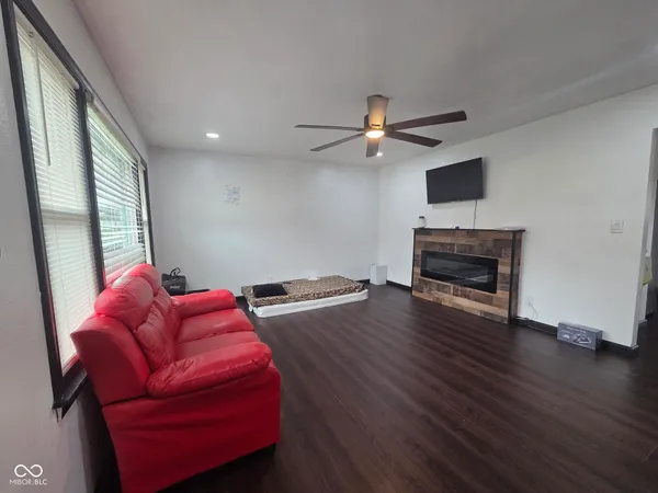 $279,900 | 512 Cherokee Drive, New Albany, IN 47150