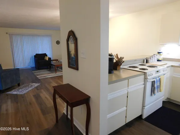 $1,300 | 1202 Harbourside Drive, Unit 1201, New Bern, NC 28560