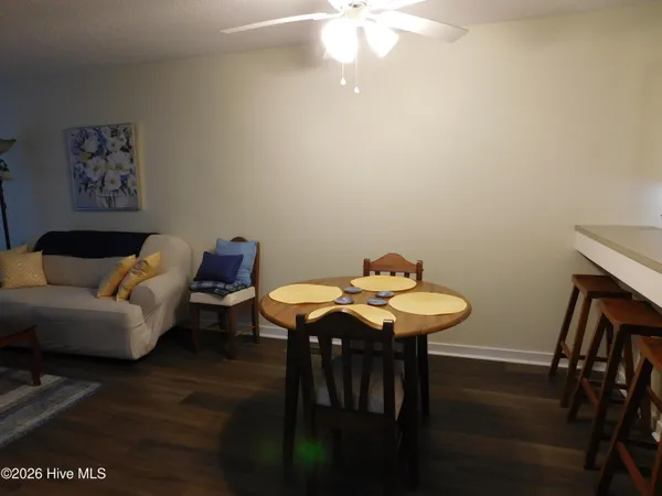 $1,300 | 1202 Harbourside Drive, Unit 1201, New Bern, NC 28560