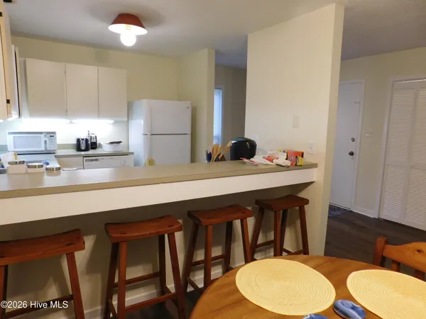 $1,300 | 1202 Harbourside Drive, Unit 1201, New Bern, NC 28560
