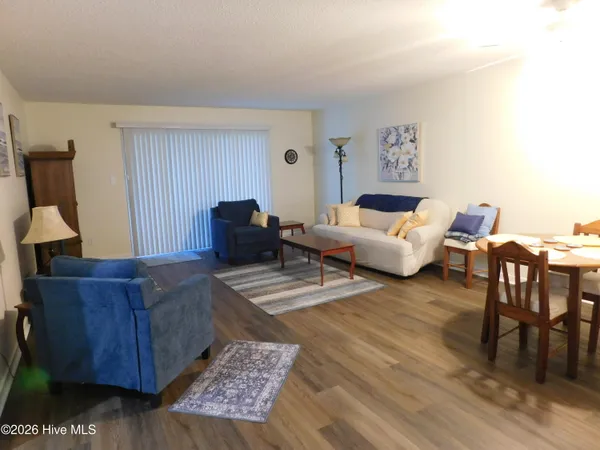 $1,300 | 1202 Harbourside Drive, Unit 1201, New Bern, NC 28560