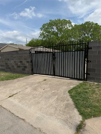 $300,000 | 1125 Brookswood Avenue, Austin, TX 78721