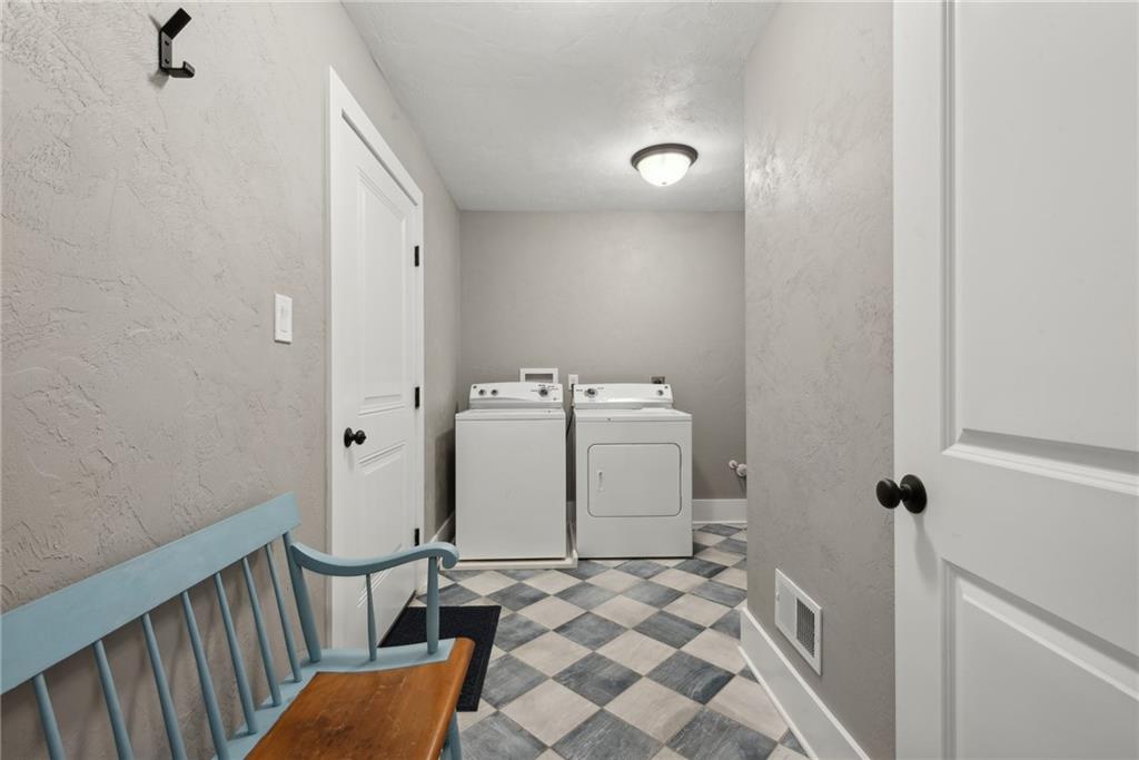470 Manor Harrison City Road Manor, PA 15665 - Photo 17 of 25 Gallery Image 17