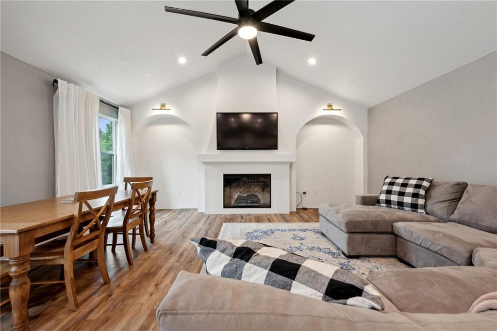 470 Manor Harrison City Road Manor, PA 15665 - Photo 8 of 25 Gallery Image 8