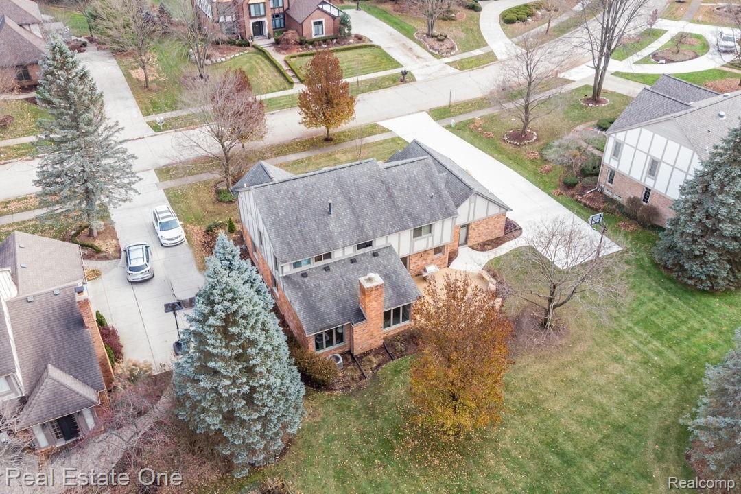 4727 Rivers Edge Drive Troy, MI 48098 - Photo 42 of 42 4727-Rivers-Edge-Dr-51.jpg