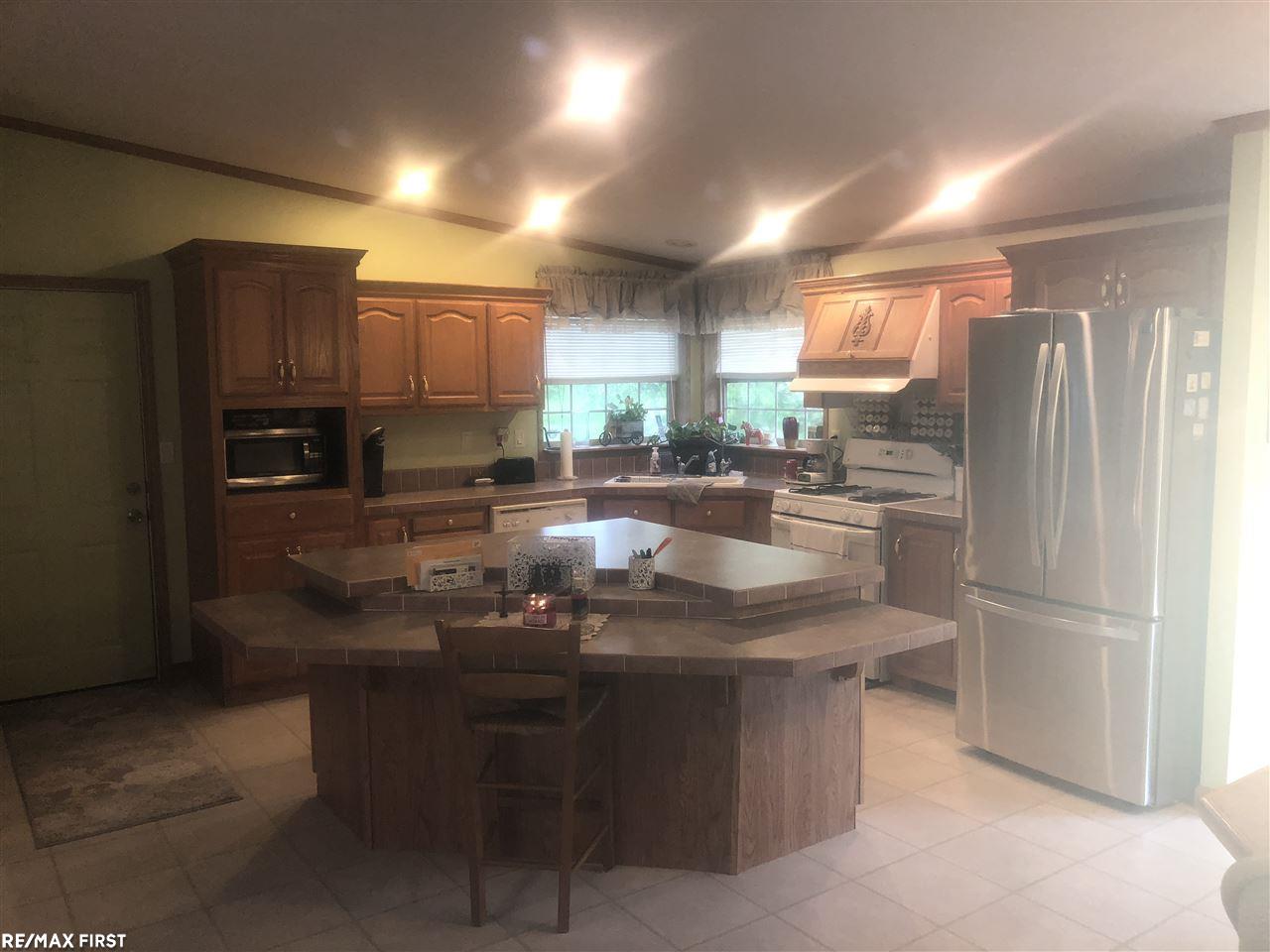 4671 Cribbins Road Avoca, MI 48006 - Photo 35 of 79 31351202-38.JPG