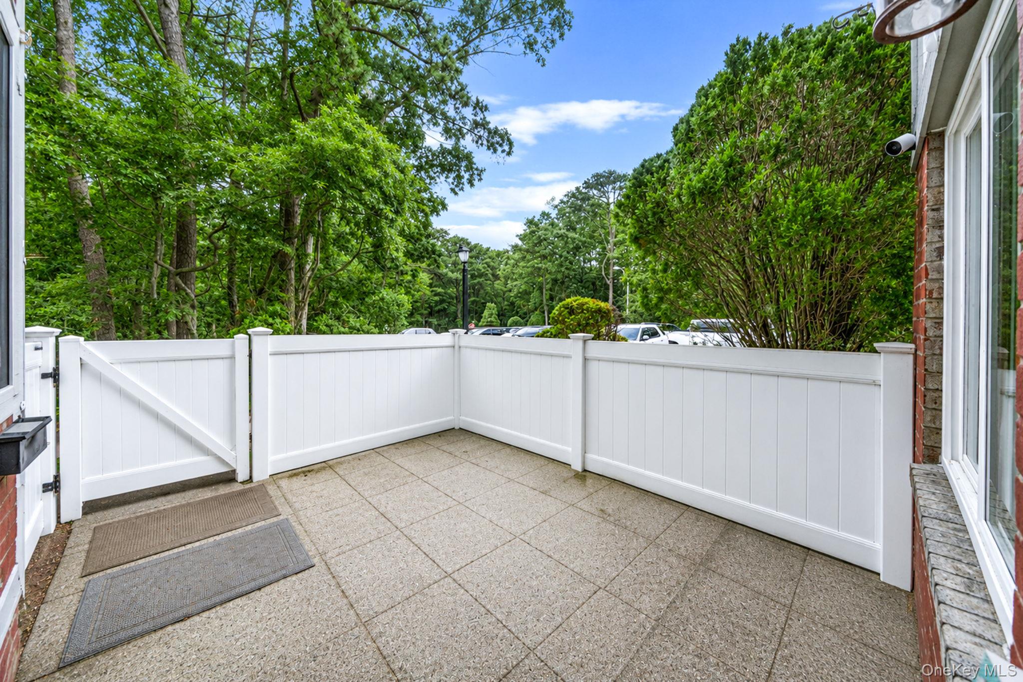577 Blue Ridge Drive Medford, NY 11763 - Photo 3 of 36