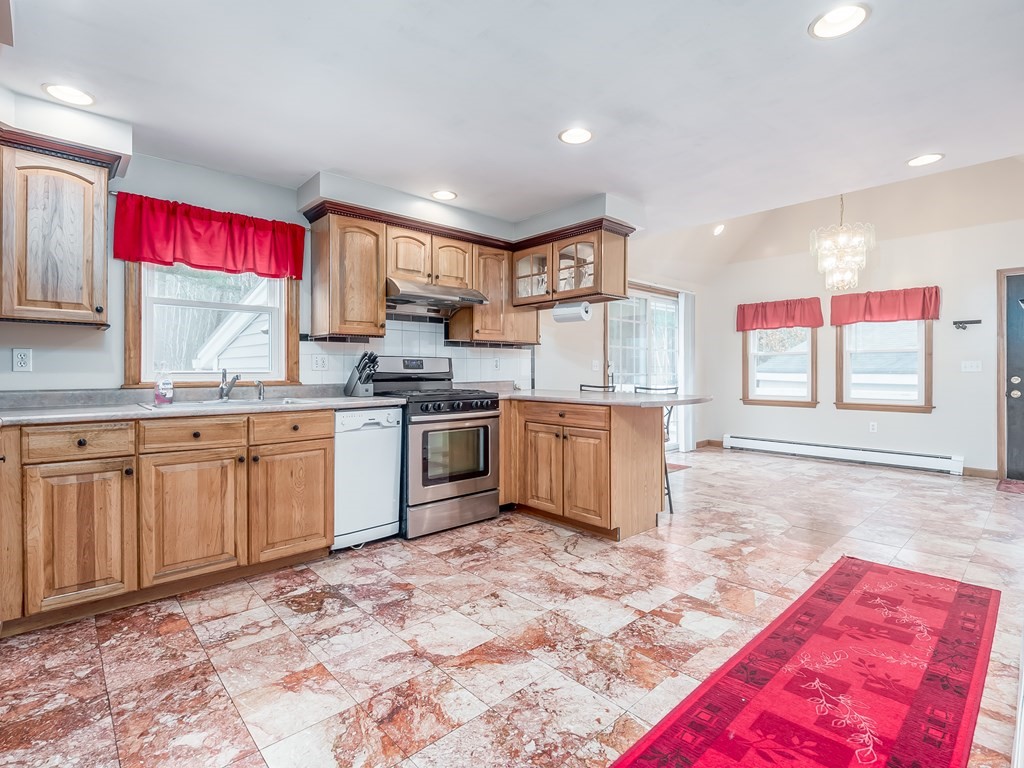 311 Dunstable Road Chelmsford, MA 01863 - Photo 6 of 41