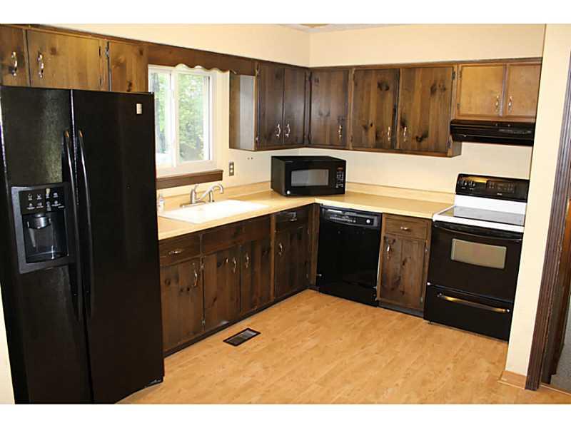 1734 Brer Rabbit Drive Greenwood, IN 46143 - Photo 5 of 21 Gallery Image 5