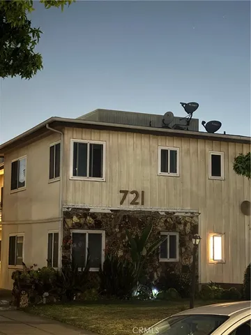 $349,000 | 721 Larch Street, Unit 11, Inglewood, CA 90301