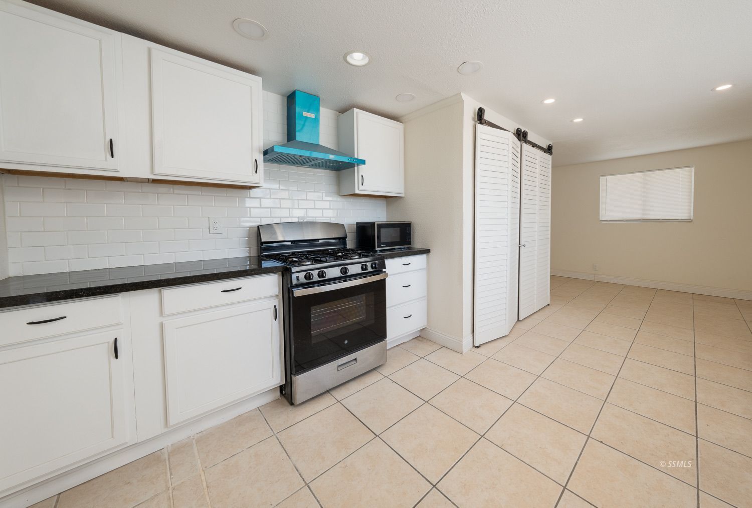 320 North Helena Street Ridgecrest, CA 93555 - Photo 15 of 39