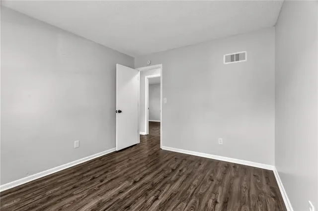 $270,000 | 841 Northwest 69th Place, Kansas City, MO 64118