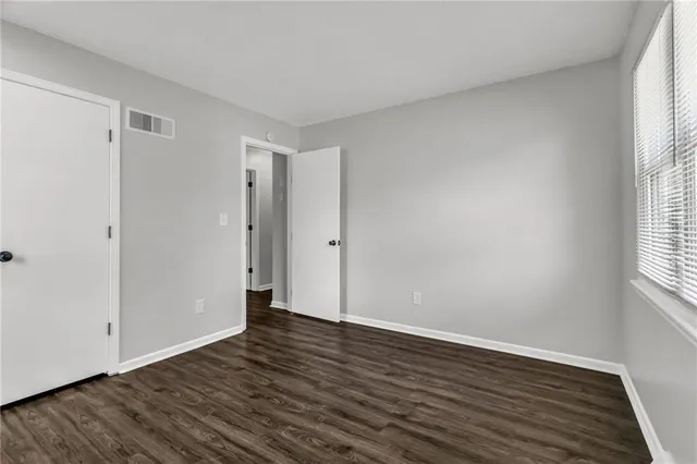 $270,000 | 841 Northwest 69th Place, Kansas City, MO 64118