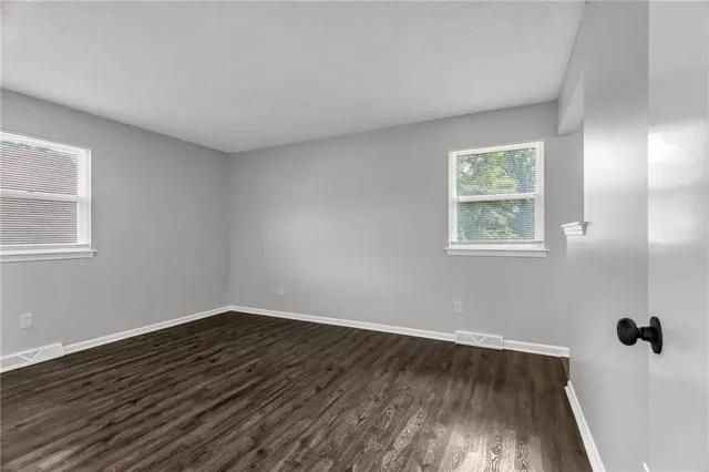 $270,000 | 841 Northwest 69th Place, Kansas City, MO 64118