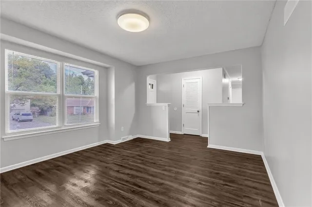 $270,000 | 841 Northwest 69th Place, Kansas City, MO 64118