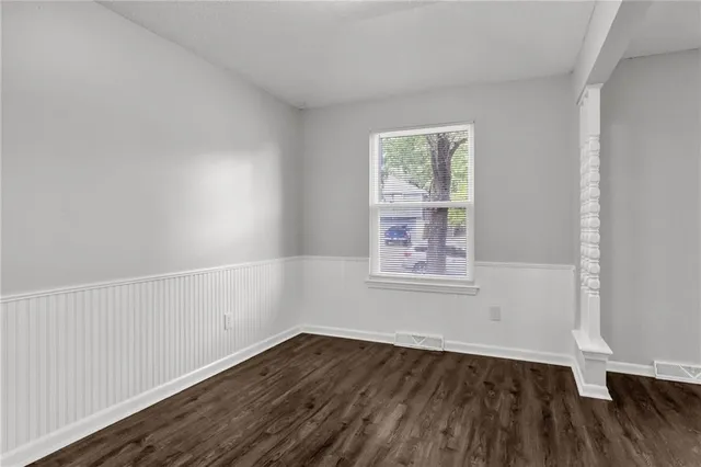 $270,000 | 841 Northwest 69th Place, Kansas City, MO 64118