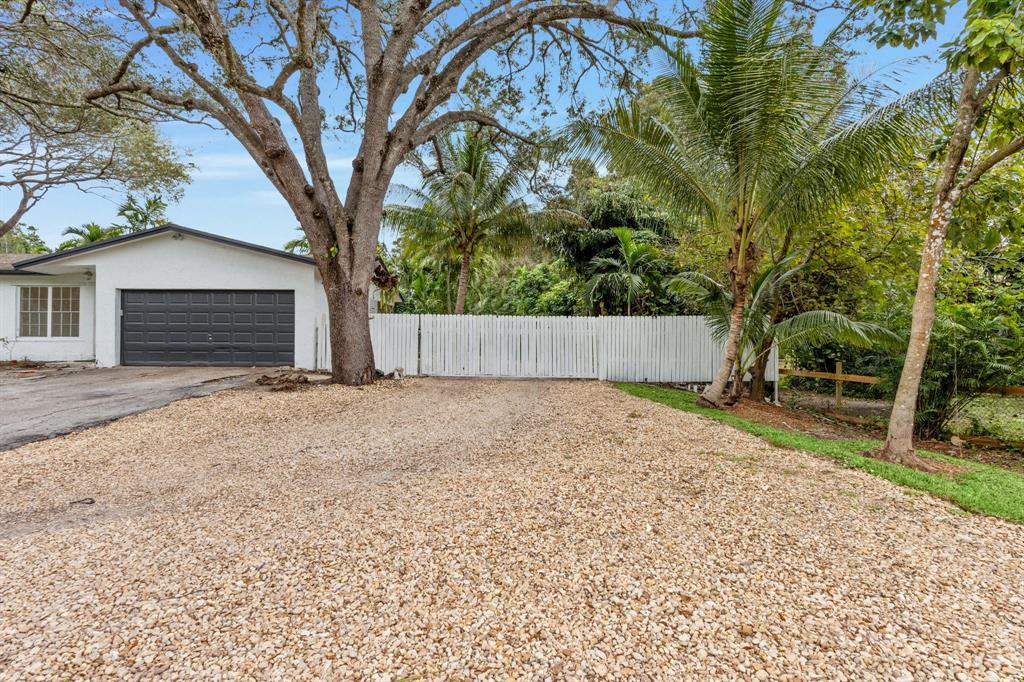 4700 Southwest 199th Avenue Southwest Ranches, FL 33332 - Photo 5 of 49