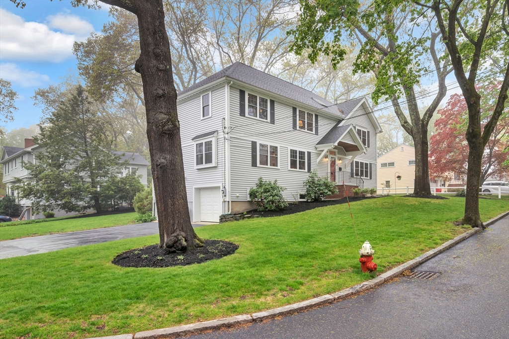 38 Tomahawk Road Arlington, MA 02474 - Photo 4 of 40 Gallery Image 4