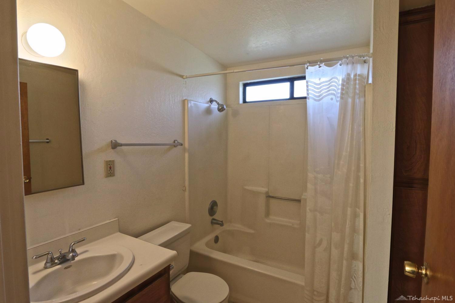 29501 Fawn Way Tehachapi, CA 93561 - Photo 32 of 37 Gallery Image 32