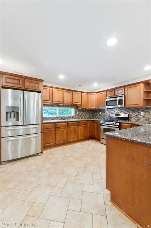 48703 West Ranch Drive Chesterfield, MI 48051 - Photo 6 of 43