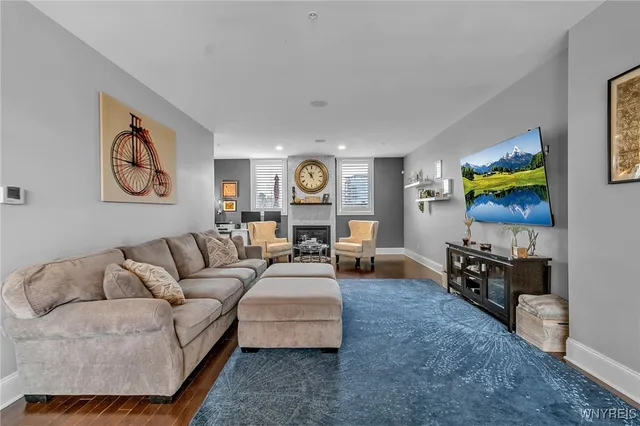 $975,000 | 37 Ojibwa Circle, Buffalo, NY 14202