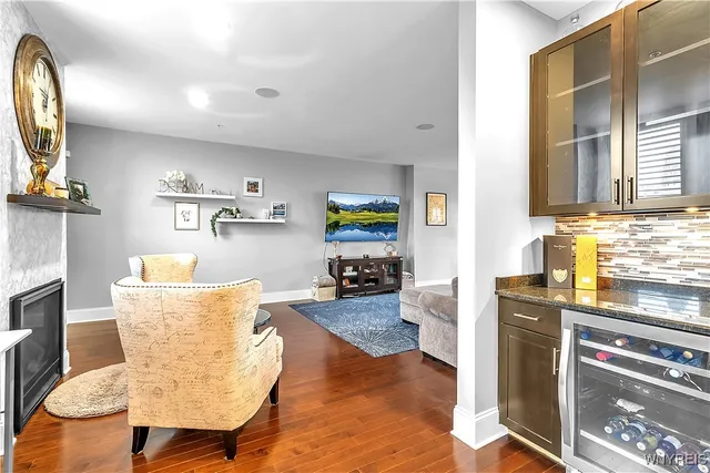 $975,000 | 37 Ojibwa Circle, Buffalo, NY 14202