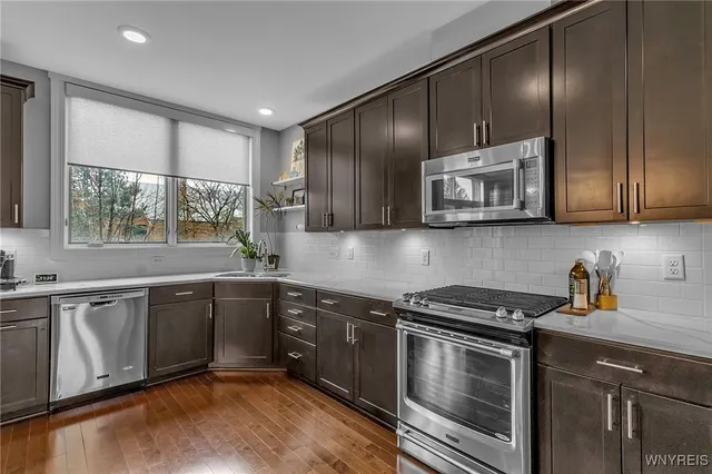 $975,000 | 37 Ojibwa Circle, Buffalo, NY 14202