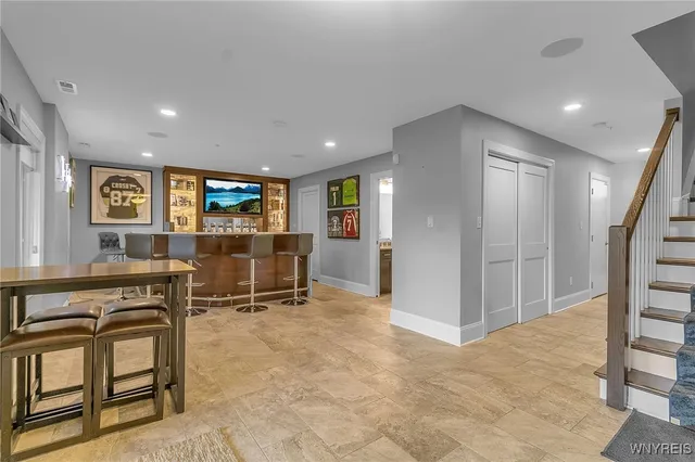 $975,000 | 37 Ojibwa Circle, Buffalo, NY 14202