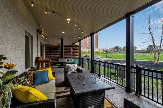 $975,000 | 37 Ojibwa Circle, Buffalo, NY 14202