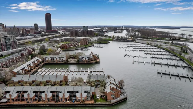 $975,000 | 37 Ojibwa Circle, Buffalo, NY 14202