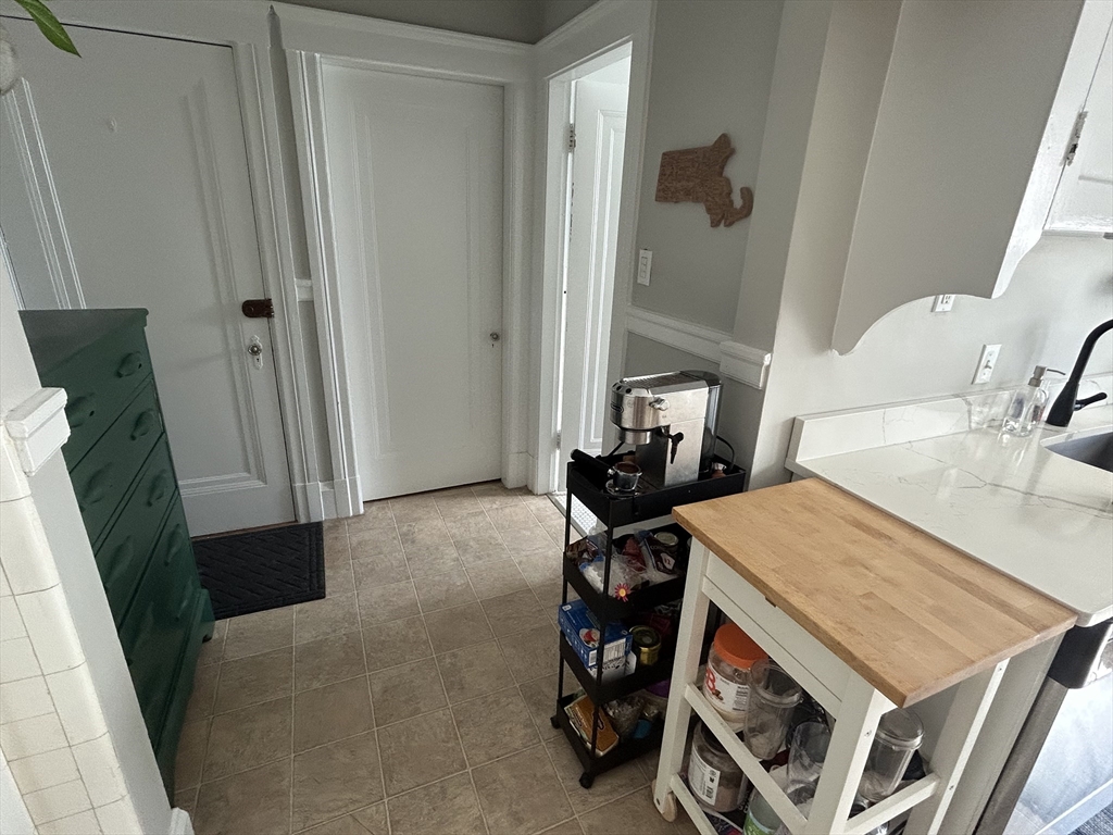 18 Ropes Street, Unit 2R Salem, MA 01970 - Photo 15 of 25