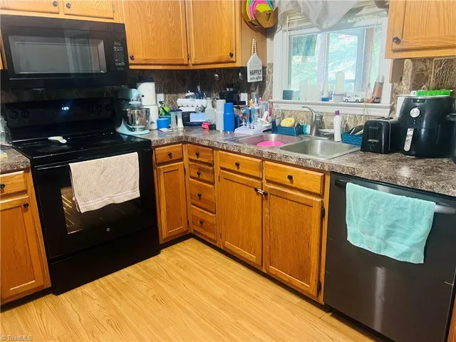 $229,000 | 215 Oak Ridge Place, Mount Airy, NC 27030