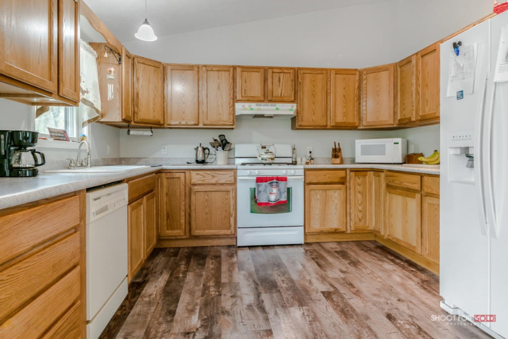 4190 East Baker Road Hesperia, MI 49421 - Photo 4 of 27 4190 E. Baker008 LoRes