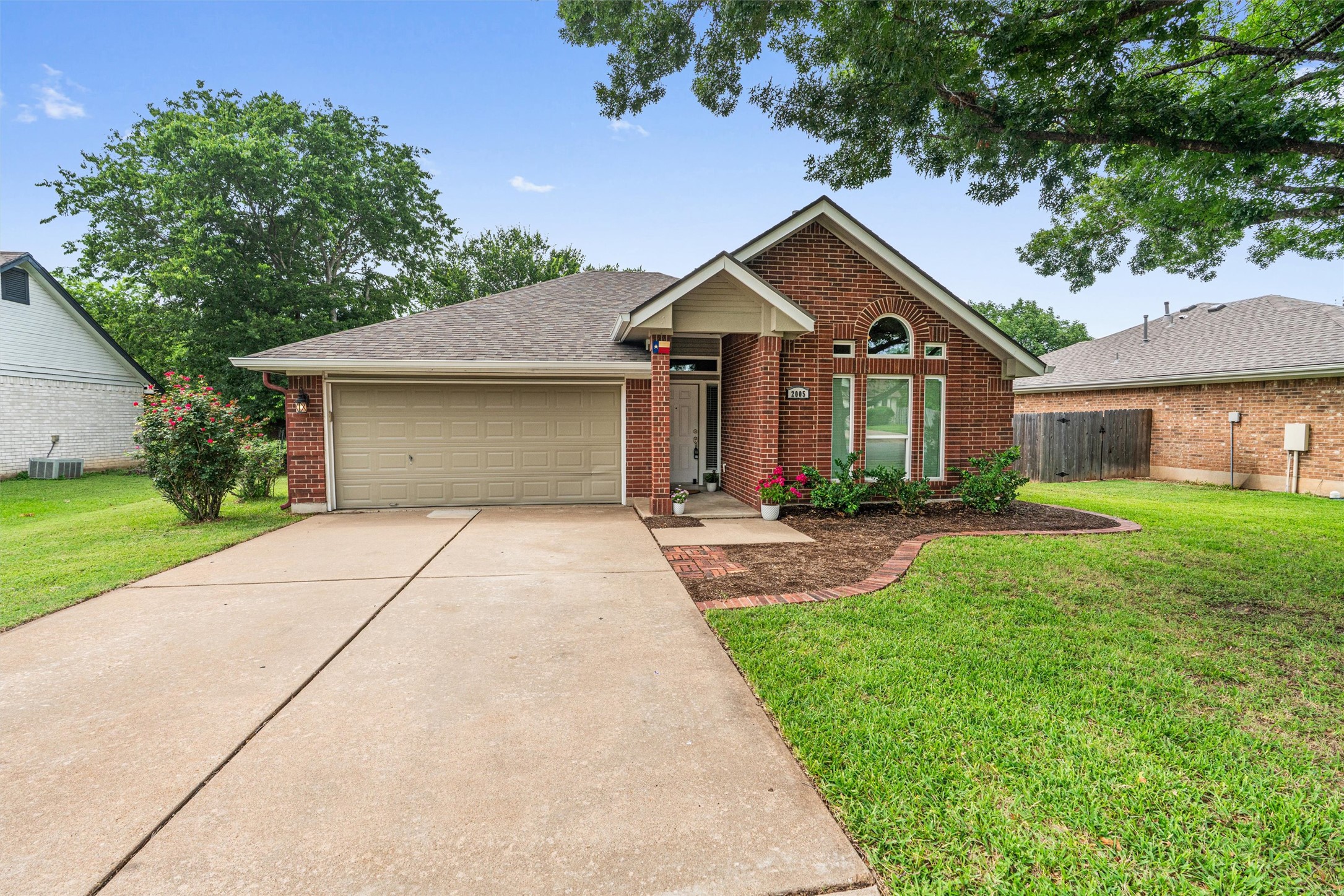 2005 East 19th Street Georgetown, TX 78626 - Photo 9 of 37