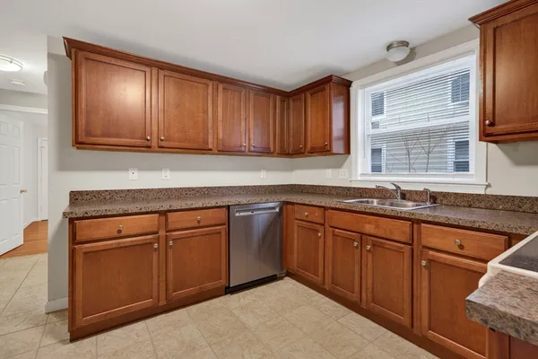 $2,300 | 5-7 Linwood Avenue, Unit 5, Melrose, MA 02176